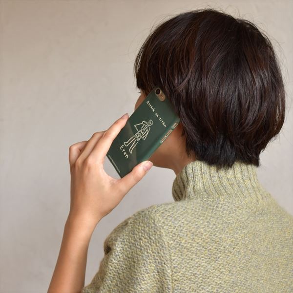 『進撃の巨人』鬼頭祈コラボ iPhoneケース（5種／2色展開）2,800円＋税（C）諫山創・講談社 /「進撃の巨人」製作委員会