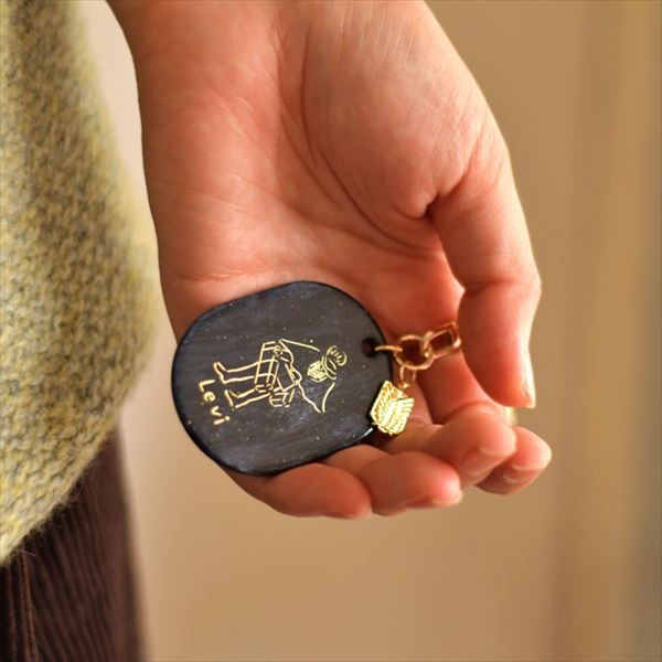 『進撃の巨人』鬼頭祈コラボ キーホルダー（5種）1,200円＋税（C）諫山創・講談社 /「進撃の巨人」製作委員会