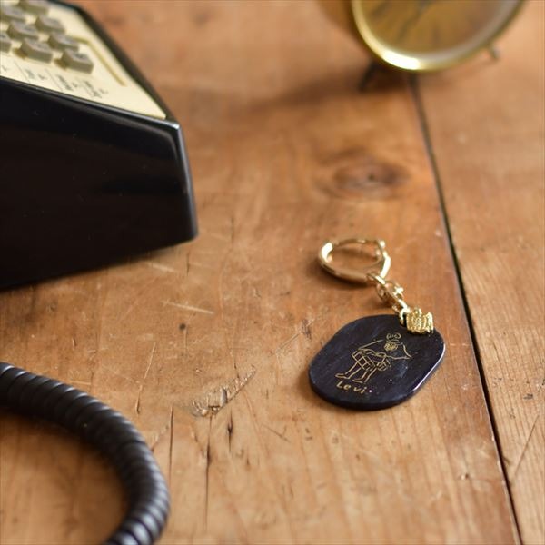 『進撃の巨人』鬼頭祈コラボ キーホルダー（5種）1,200円＋税（C）諫山創・講談社 /「進撃の巨人」製作委員会