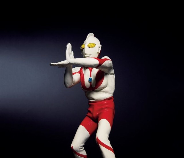 「ウルトラマン フィギュア スペシウム光線ポーズ　JALカラーVer.」10,800円（税込）(C)円谷プロ