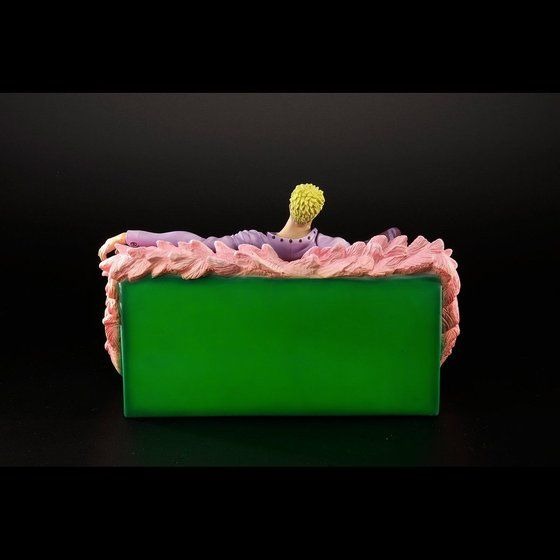 「ワンピース　アーカイブコレクションSP　ドンキホーテ・ドフラミンゴ　ベビー5Ver.」23,760円（税込）(C)尾田栄一郎／集英社・フジテレビ・東映アニメーション