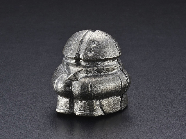 「南部鉄器 鉄魂アッガイ」2,160円(税込)(送料・手数料別途)(C)創通・サンライズ