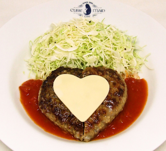 涼花の手作りハンバーグ 1,000円＋税 (C)2018 恵比須清司・ぎん太郎／KADOKAWA／いもいも製作委員会