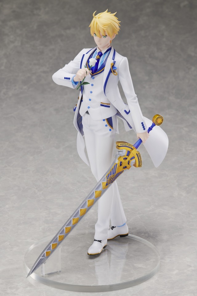 「セイバー/アーサー・ペンドラゴン〔プロトタイプ〕霊衣解放ホワイトローズ」(C)TYPE-MOON / FGO PROJECT
