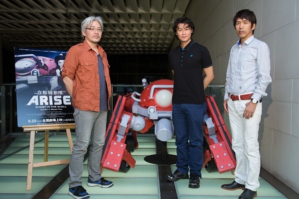 左）黄瀬和哉さん、中央）冲方丁さん、右）石川光久さん