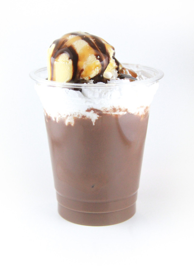 毒島メイソン理鶯のアイスココア　800円（税込）