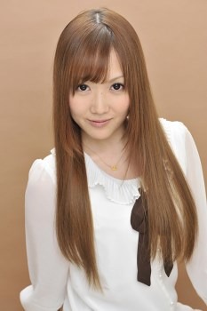 山岡ゆりさん