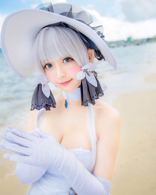 イラストリアス『アズールレーン』／画像提供：yami