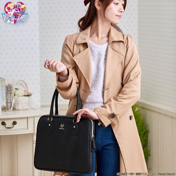 「美少女戦士セーラームーン　マルチバッグ」11,880円（税込）「ブラック」(C)Naoko Takeuchi(C)武内直子・PNP・東映アニメーション