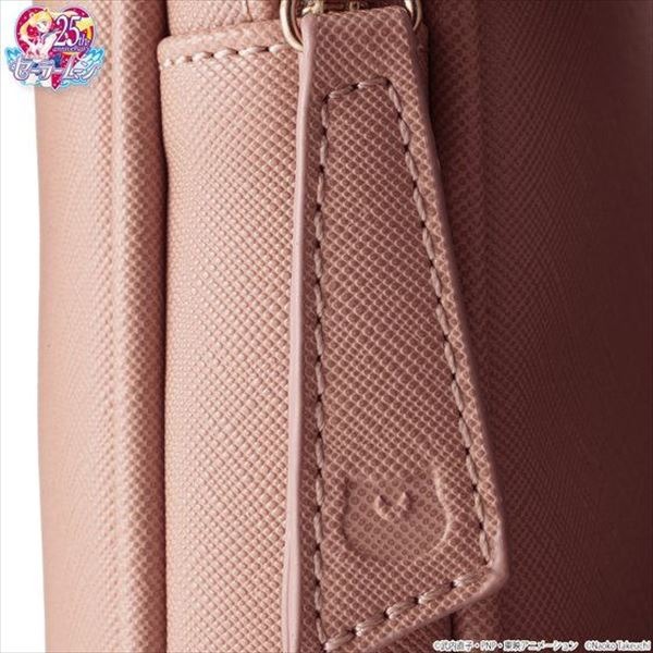 「美少女戦士セーラームーン　マルチバッグ」11,880円（税込）「ミルクティベージュ」(C)Naoko Takeuchi(C)武内直子・PNP・東映アニメーション