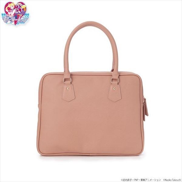「美少女戦士セーラームーン　マルチバッグ」11,880円（税込）「ミルクティベージュ」(C)Naoko Takeuchi(C)武内直子・PNP・東映アニメーション