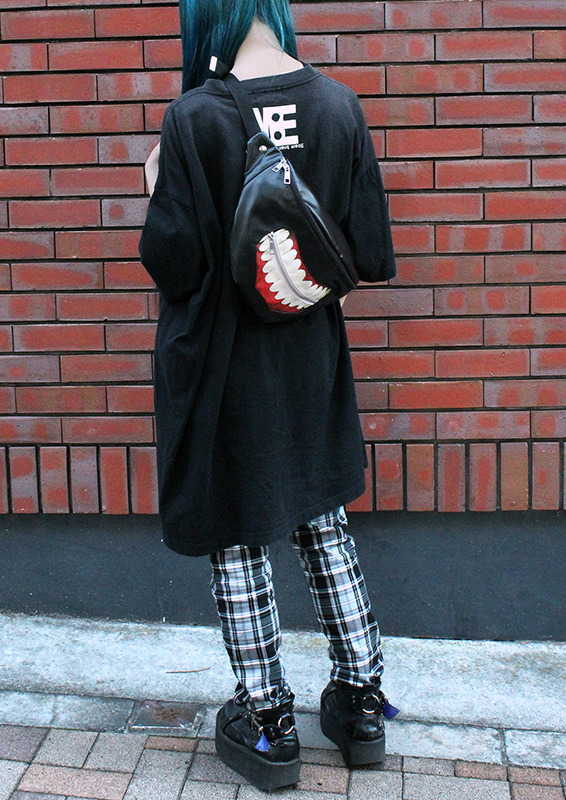 「『東京喰種』金木 研 マスク ウエストバッグ」6,264円（税込）