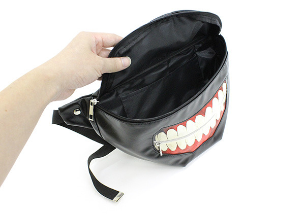 「『東京喰種』金木 研 マスク ウエストバッグ」6,264円（税込）