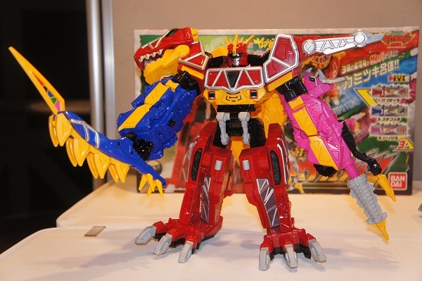 [ボーイズ・トイ部門]大賞 カミツキ合体　ＤＸキョウリュウジン