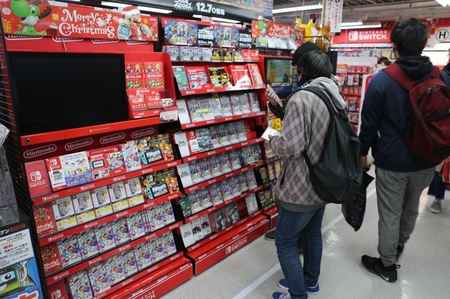 「予約はしたけど並ぶ！」ついに発売『大乱闘スマッシュブラザーズ SPECIAL』に新宿のショップも盛況