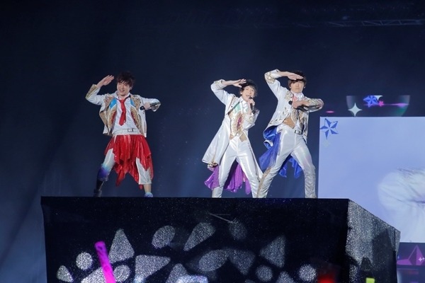 M18／好きにしてI-I-Z-E／WITH