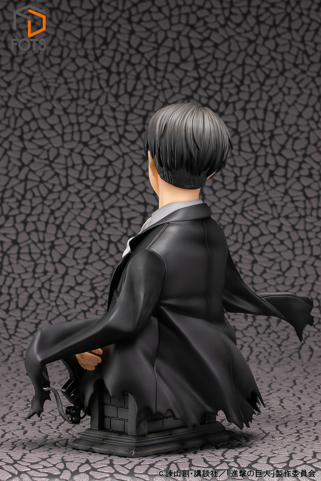 『進撃の巨人「リヴァイ」胸像フィギュア　塗装済み完成品　カラーver / 28,800円（税抜）(C)諫山創・講談社／「進撃の巨人」製作委員会