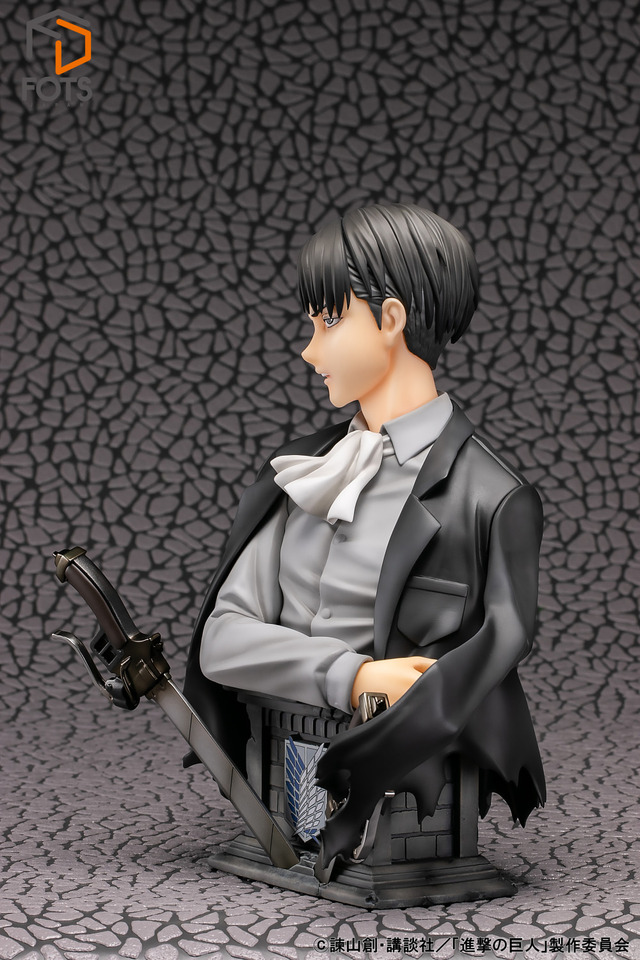 『進撃の巨人「リヴァイ」胸像フィギュア　塗装済み完成品　カラーver / 28,800円（税抜）(C)諫山創・講談社／「進撃の巨人」製作委員会