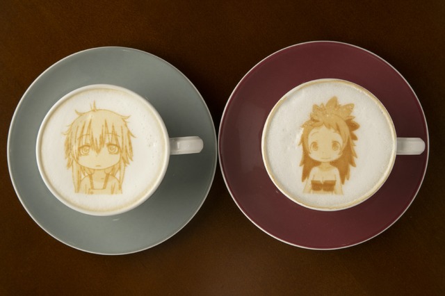 「この星の底、奈落の果て」カフェ＆ギャラリー「上昇負荷ラテ【ナナチ】／【ミーティ】」(C)2017 つくしあきひと・竹書房／メイドインアビス製作委員会