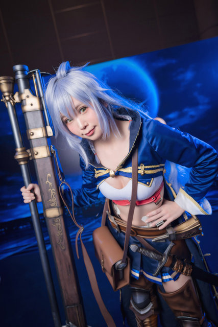 優勝賞金100万ドル『シャドバ』世界大会2018！五木あきら含む公式コスプレイヤー10人が会場を彩る【写真107枚】