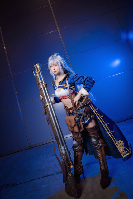 優勝賞金100万ドル『シャドバ』世界大会2018！五木あきら含む公式コスプレイヤー10人が会場を彩る【写真107枚】