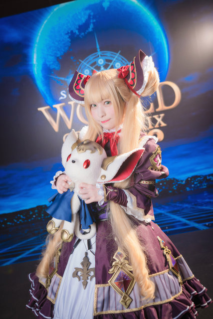 優勝賞金100万ドル『シャドバ』世界大会2018！五木あきら含む公式コスプレイヤー10人が会場を彩る【写真107枚】