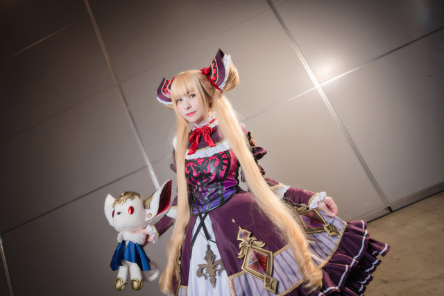 優勝賞金100万ドル『シャドバ』世界大会2018！五木あきら含む公式コスプレイヤー10人が会場を彩る【写真107枚】