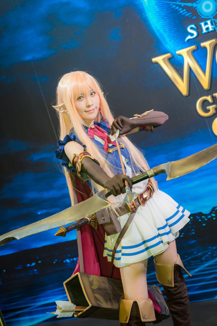 優勝賞金100万ドル『シャドバ』世界大会2018！五木あきら含む公式コスプレイヤー10人が会場を彩る【写真107枚】