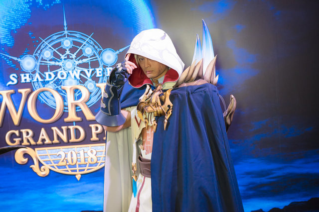 優勝賞金100万ドル『シャドバ』世界大会2018！五木あきら含む公式コスプレイヤー10人が会場を彩る【写真107枚】