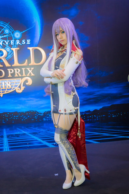 優勝賞金100万ドル『シャドバ』世界大会2018！五木あきら含む公式コスプレイヤー10人が会場を彩る【写真107枚】