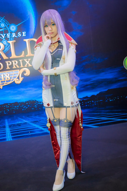 優勝賞金100万ドル『シャドバ』世界大会2018！五木あきら含む公式コスプレイヤー10人が会場を彩る【写真107枚】