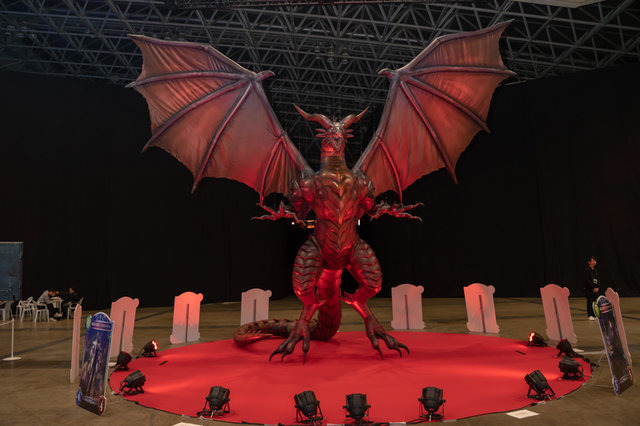 優勝賞金100万ドル『シャドバ』世界大会2018！五木あきら含む公式コスプレイヤー10人が会場を彩る【写真107枚】