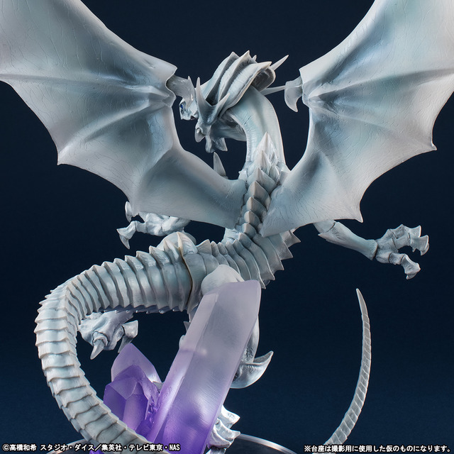 「ART WORKS MONSTERS『遊☆戯☆王デュエルモンスターズ』青眼の白龍」18,144円（税込）(C)高橋和希 スタジオ・ダイス／集英社・テレビ東京・NAS