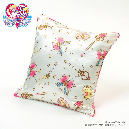 「プリントクッションカバー」各1,400円（4種展開）