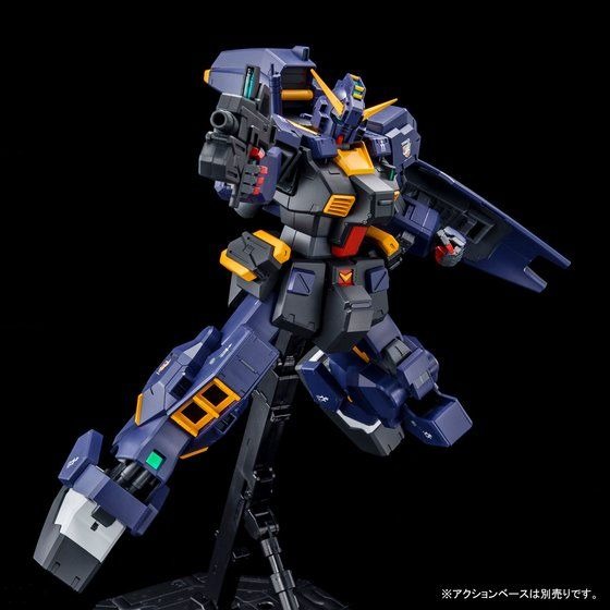「MG 1/100 ガンダムTR-1［ヘイズル改］（実戦配備カラー）」4,860円（税込）(C)創通・サンライズ