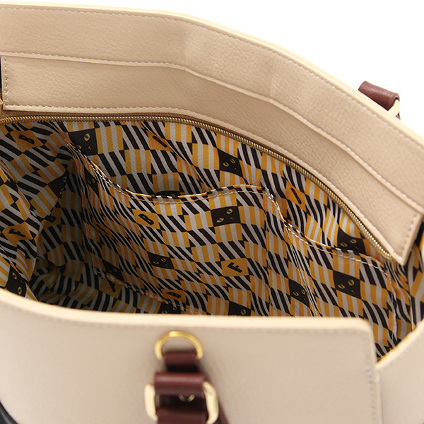 『BANANA FISH』コラボレーション バッグ 13,800円(税別) (C)吉田秋生・小学館／Project BANANA FISH