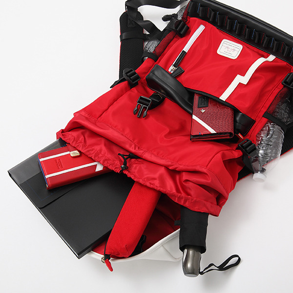 「ダーリン・イン・ザ・フランキス」コラボレーション　ゼロツーモデル　バックパック 14,800円(税別)  (C)ダーリン・イン・ザ・フランキス製作委員会