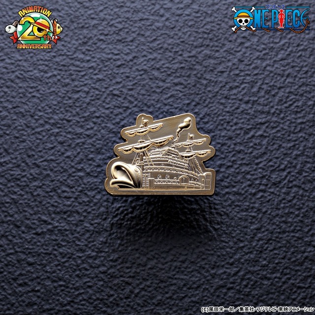 「サンジのバラティエブローチ」4,900円（税込）(C)尾田栄一郎／集英社・フジテレビ・東映アニメーション