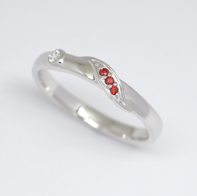 「コンボデザイン リング」タジャドル‘15,120 円（税込）(C)石森プロ・東映