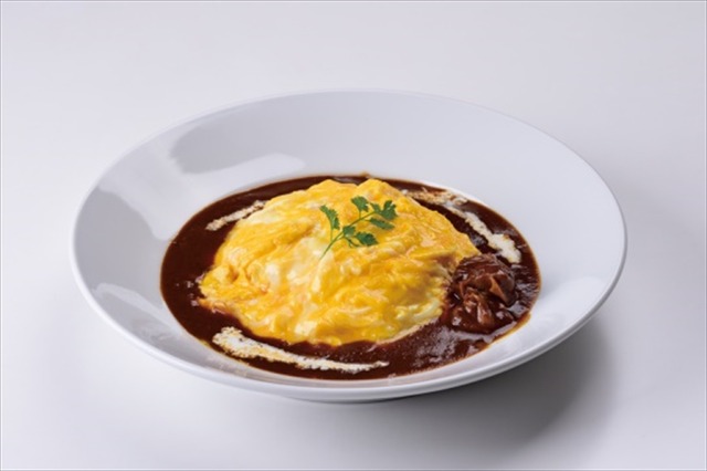 ココス×ラブライブ！サンシャイン!!「輝け！ みんなの笑顔キャンペーン」【ビーフシチューオムライス&フライドポテトチョコソース添え（1,290円＋税）】 販売期間：2019年1月30日（水）～2月12日（火）(C)2017 プロジェクトラブライブ！サンシャイン!!