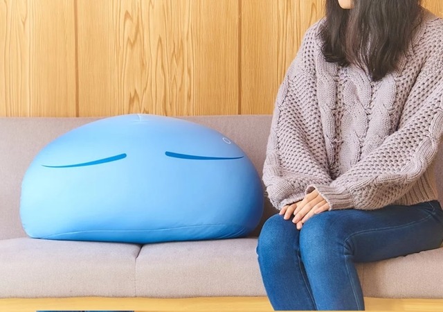 「リムルに包み込まれるクッション」9,720円