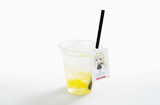 「ソードアート・オンライン アリシゼーション×TOWER RECORDS CAFE」アリスのイメージドリンク 700 円（税込）（C）2017 川原 礫／ＫＡＤＯＫＡＷＡ アスキー・メディアワークス／SAO-A Project