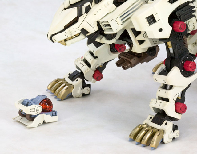 「RZ-041ライガーゼロマーキングプラスVer.」6,300円（税抜）（C） TOMY　　ZOIDS is a trademark of TOMY Company,Ltd.and used under license.