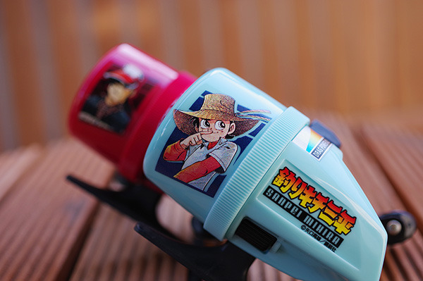 「スピンキャストリール 釣りキチ三平」各7,800円（税別）（C）矢口高雄／講談社