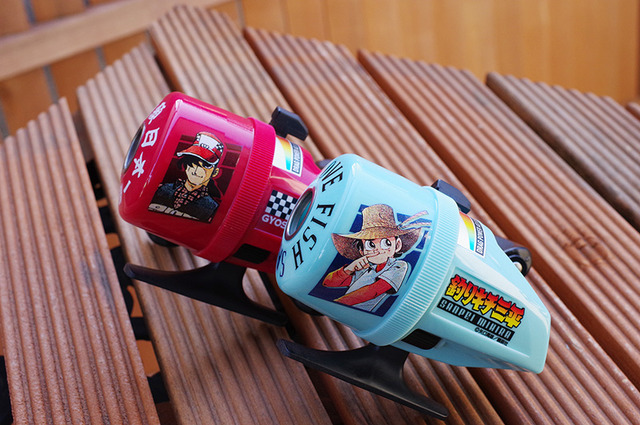 「スピンキャストリール 釣りキチ三平」各7,800円（税別）（C）矢口高雄／講談社