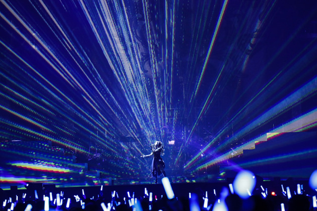 「NANA MIZUKI LIVE GRACE -OPUS III-」写真：上飯坂一、小境勝巳