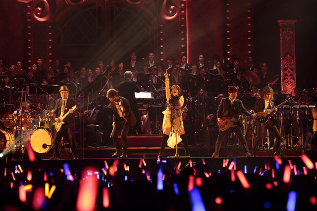 「NANA MIZUKI LIVE GRACE -OPUS III-」写真：上飯坂一、小境勝巳