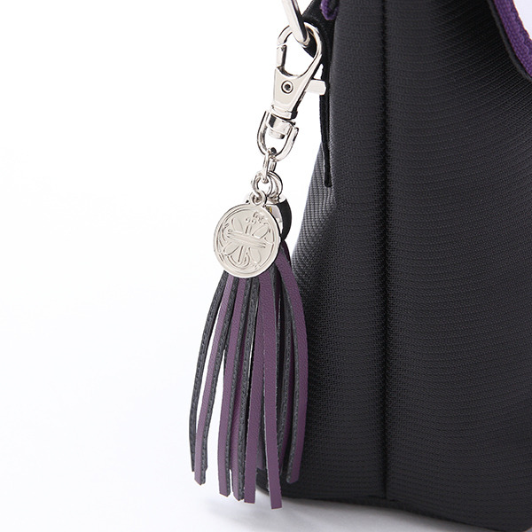 「刀剣乱舞-ONLINE-」コラボレーションバッグ  蜻蛉切モデル 11,800円(税別)（C）2015-2019 DMM GAMES/Nitroplus
