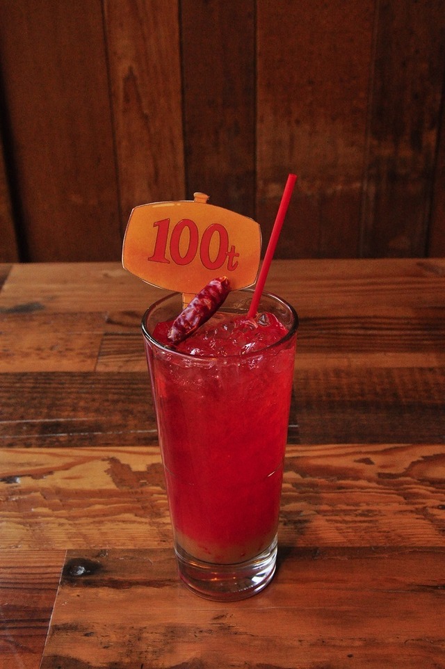 『劇場版シティーハンター ＜新宿プライベート・アイズ＞』コラボメニュー 香のお仕置き辛口ジンジャーエール　￥780＋tax（C）北条司/NSP・「2019 劇場版シティーハンター」製作委員会