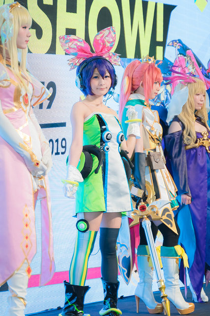 『モンスト』ブースで豪華コスプレショー開催！日本のえなこ、台湾のMomoら人気レイヤー競演！【台北ゲームショウ2019】